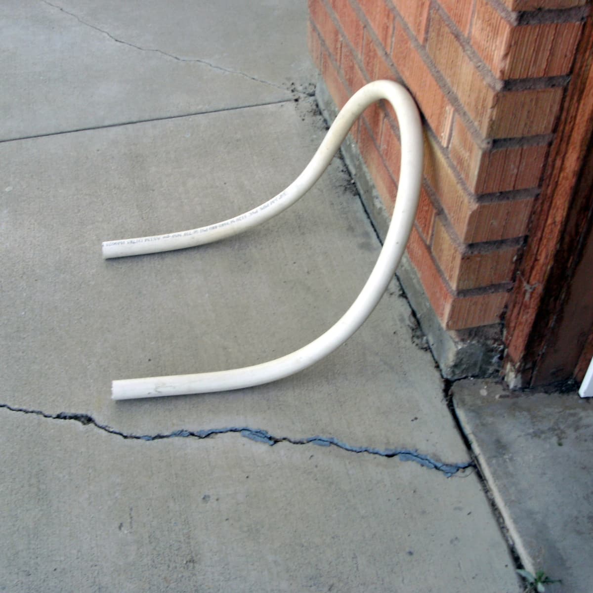 How to Bend PVC Pipe or Plastic Conduit Tube - Dengarden