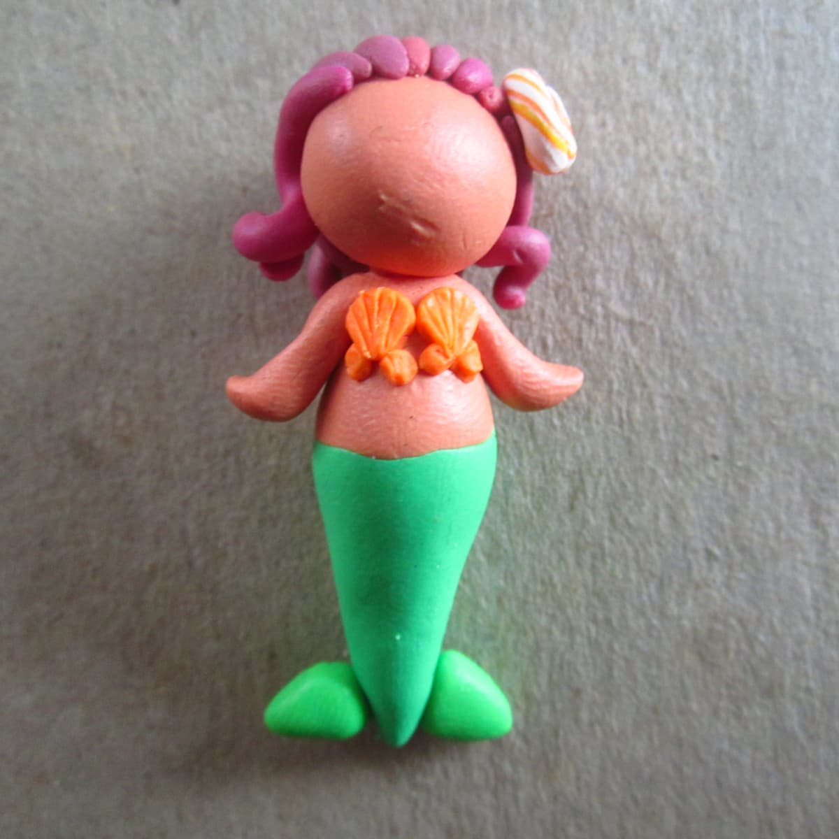 Help] Should I use plasticine or oven bake clay to make little figures like  these? : r/Sculpture