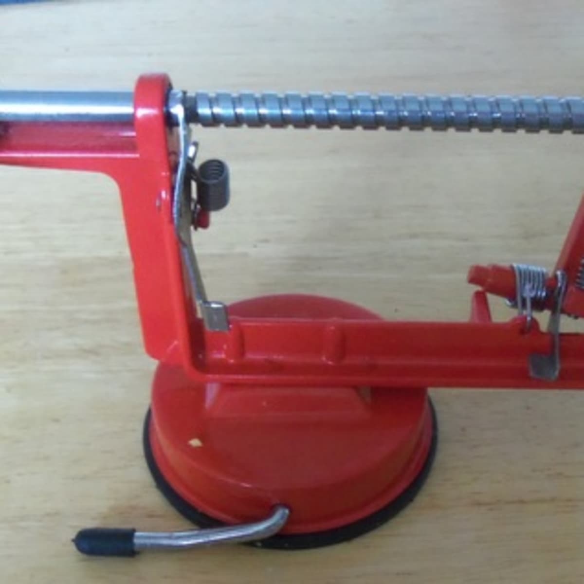 A Great Kitchen Gadget: The Apple Peeler and Corer - Delishably