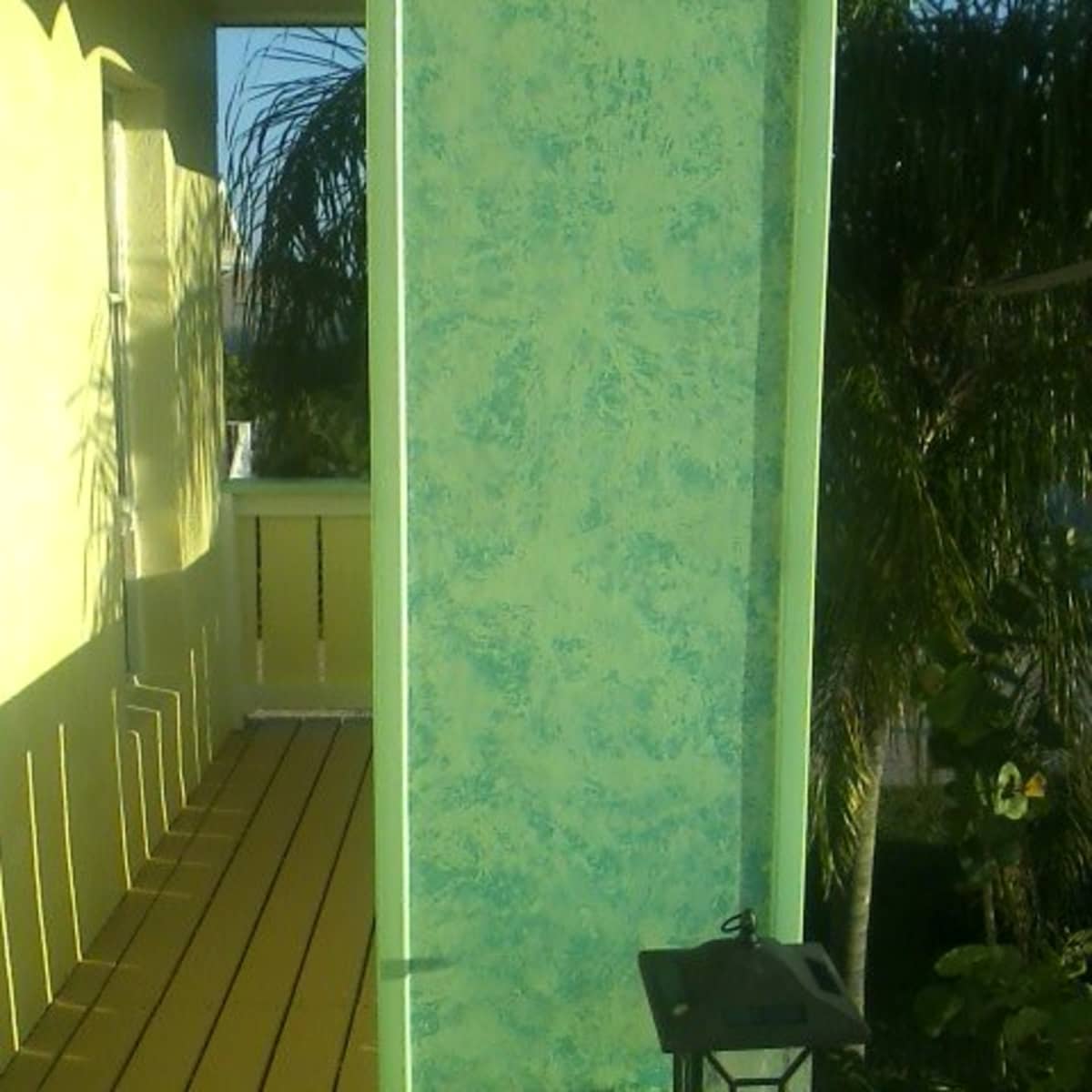 Faux Finishing A Wall Using A Plastic Bag And A Paint Roller Dengarden