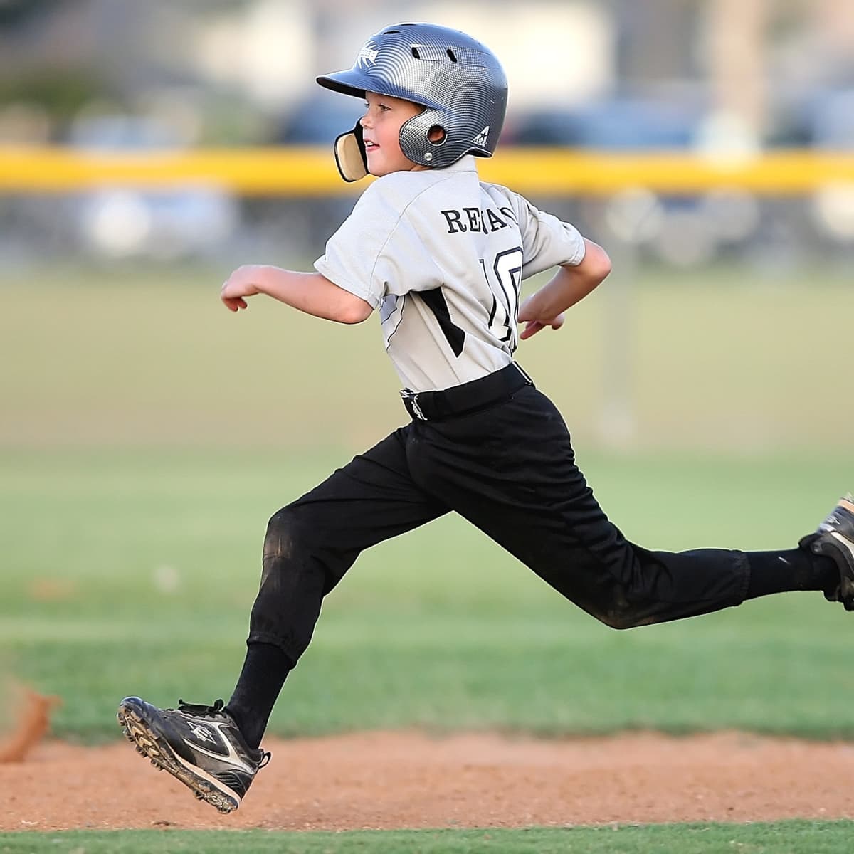 Evaluatie Kloppen Citaat What to Wear for Playing Baseball - HowTheyPlay