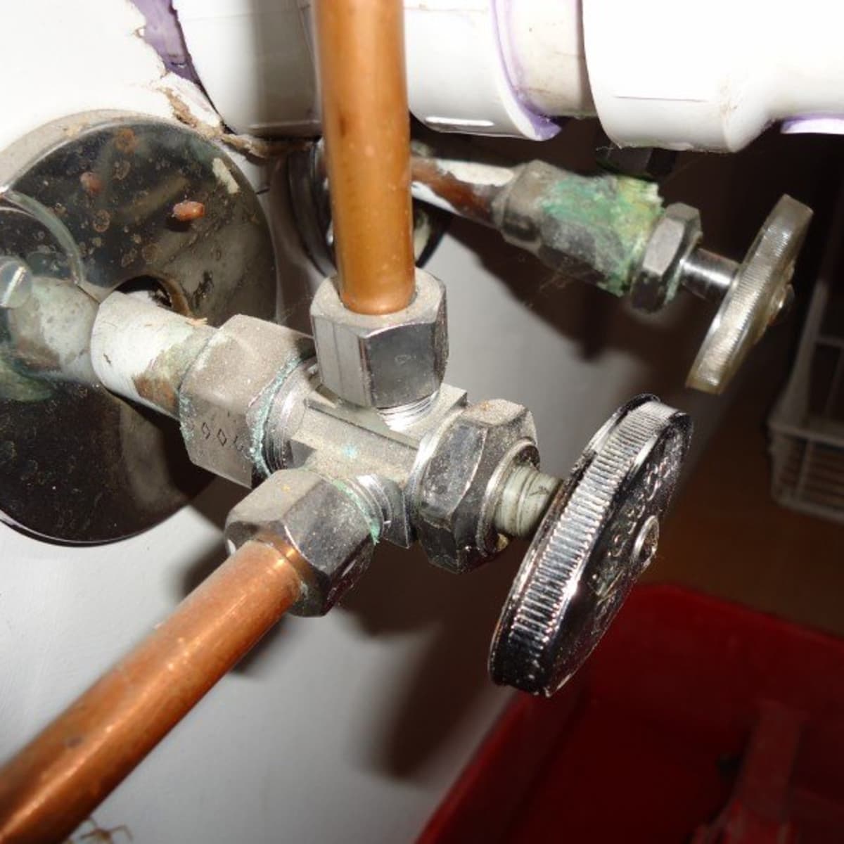 Faucet Supply Line Types And Installation Dengarden - Bathroom Faucet Hose Connector Replacement