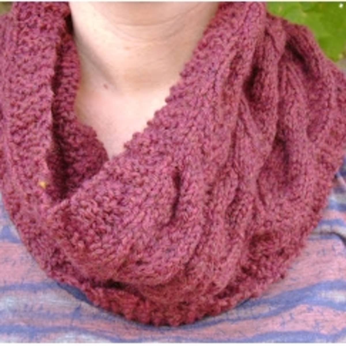 Cabled Cowl (Knit) – Lion Brand Yarn