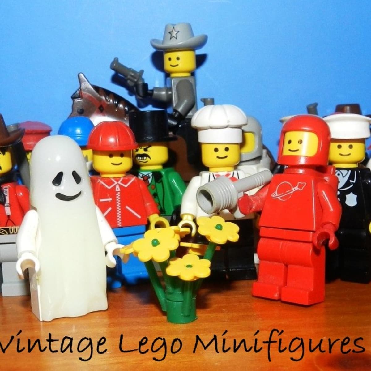 LEGO BUILD YOUR OWN Minifigure Hands Torso Legs Hair People Lot Party Favor 