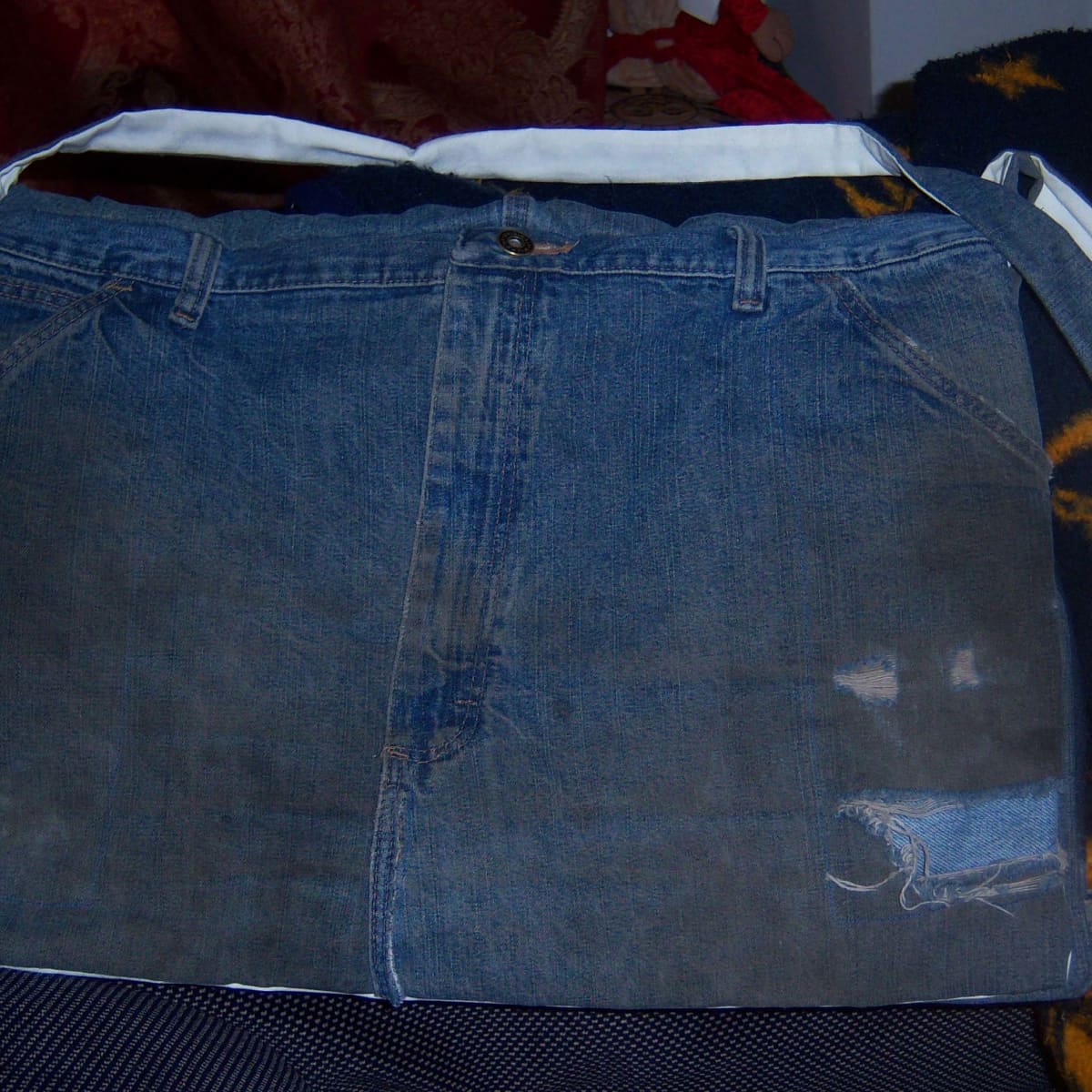 to Make a Messenger Bag out of an Old of Jeans - FeltMagnet