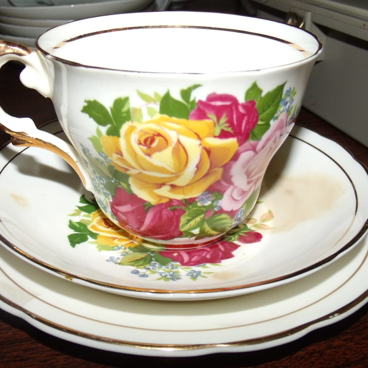 The English Tea Set and Its Manufacturers: What You Need to Know