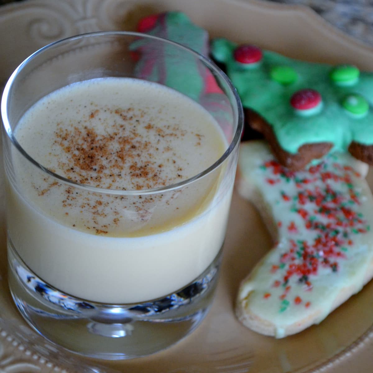 https://images.saymedia-content.com/.image/ar_1:1%2Cc_fill%2Ccs_srgb%2Cfl_progressive%2Cq_auto:eco%2Cw_1200/MTc0Mjg1NzQ0NDYwODAxNTMy/homemade-eggnog-recipe-an-heirloom-recipe-for-real-old-fashioned-eggnog.jpg