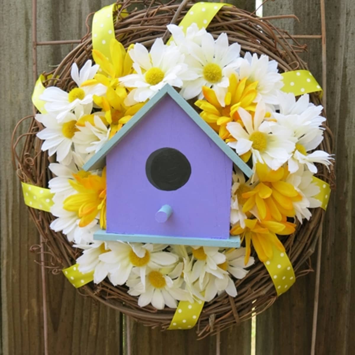 24 Cute and Cheap DIY Easter Decorations - The Yellow Birdhouse