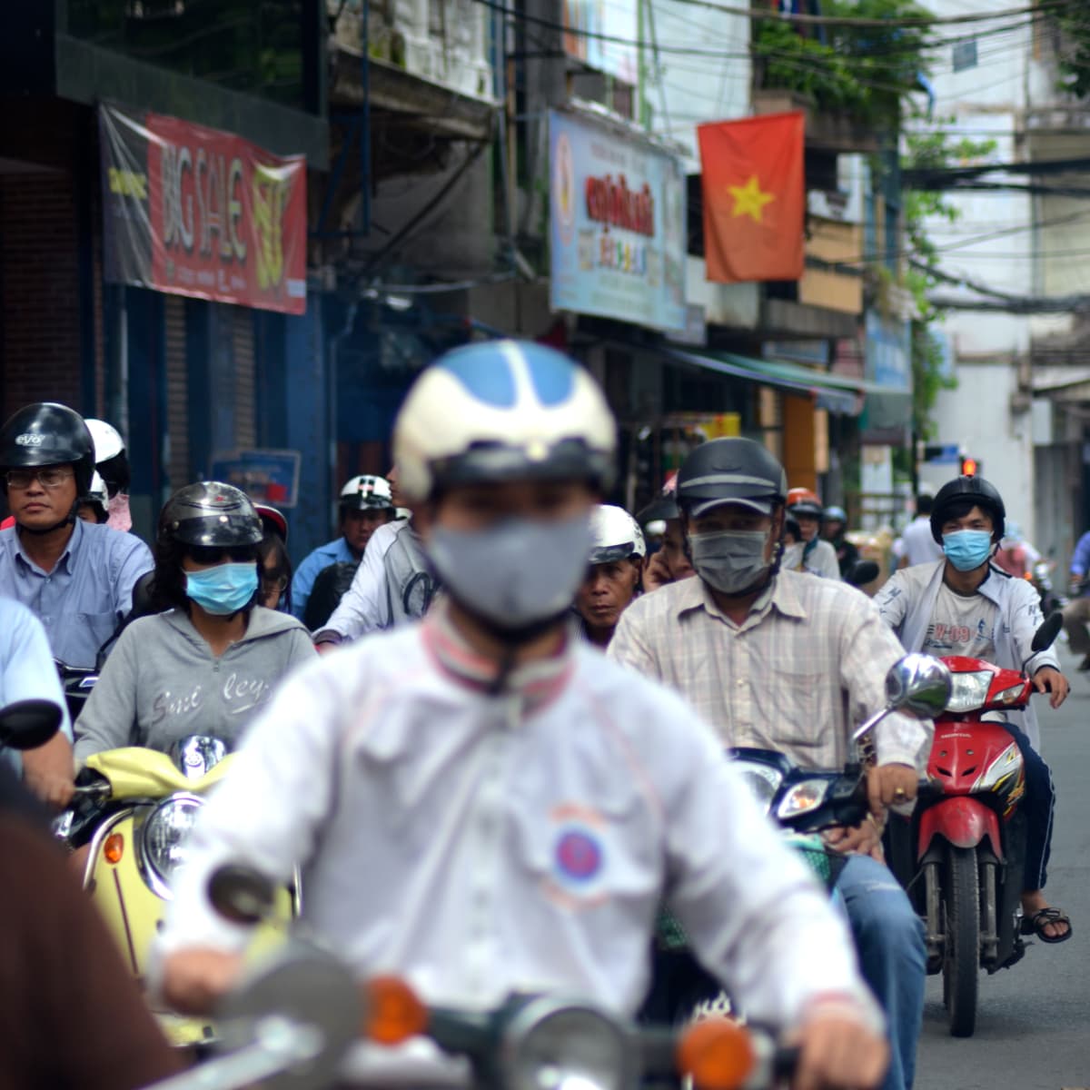 How to Cross the Road in Vietnam - HubPages