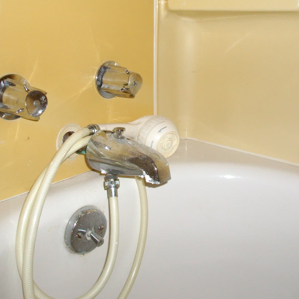 Wall Mounted And Handheld Showerheads, How To Switch From Bathtub Shower