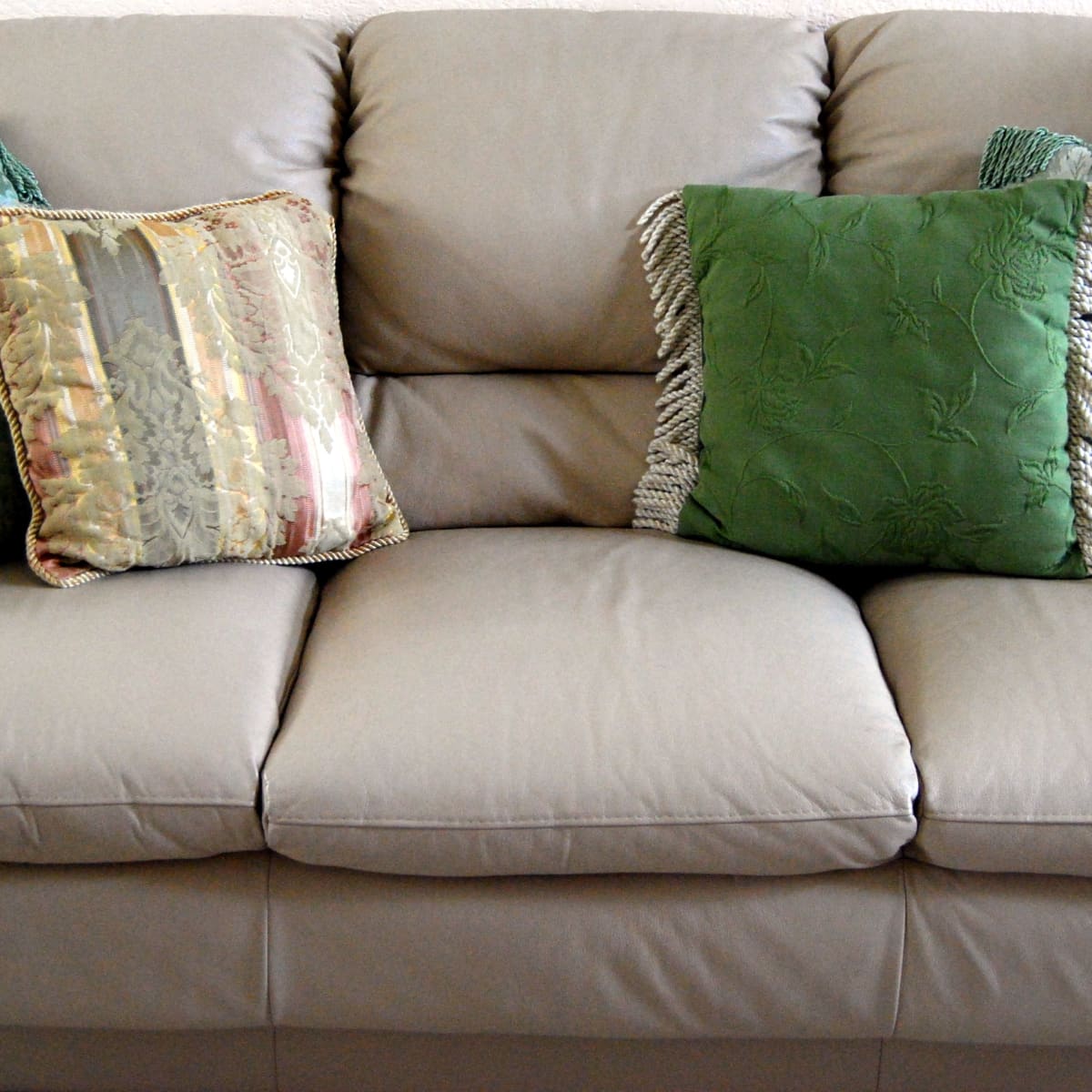 Microfiber Couch Cleaning with Rubbing Alcohol