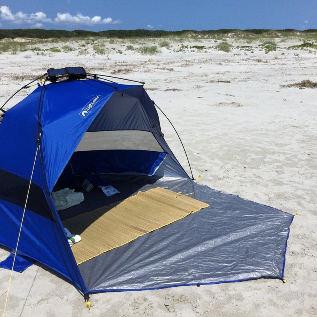 UV Protection Beach Shade Lixada Automatic Pop Up Beach Tent Sun Shelter Cabana for 2-3 Person UPF50