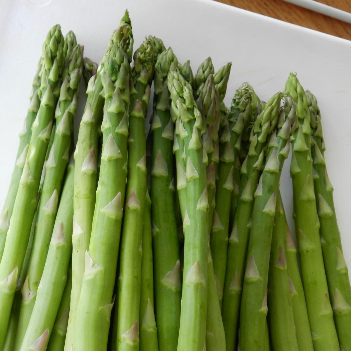 1 x Asparagus Gijnlim Superb Flavour Excellent Quality Spears Tastes Delicious Freshly Harvested Easy to Grow in Your Beautiful Garden