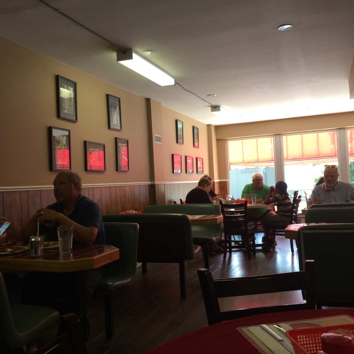 Review Of Pat S Restaurant In Kingston Ontario Delishably