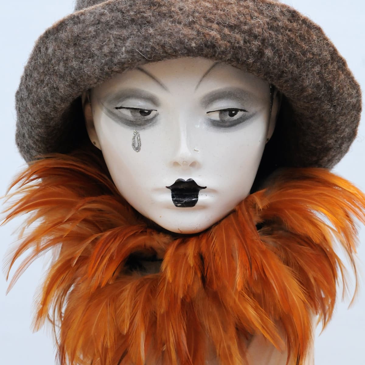 How to Use a Plastic 'Hat Shaper' to Make a Wet-Felted Top Hat - FeltMagnet