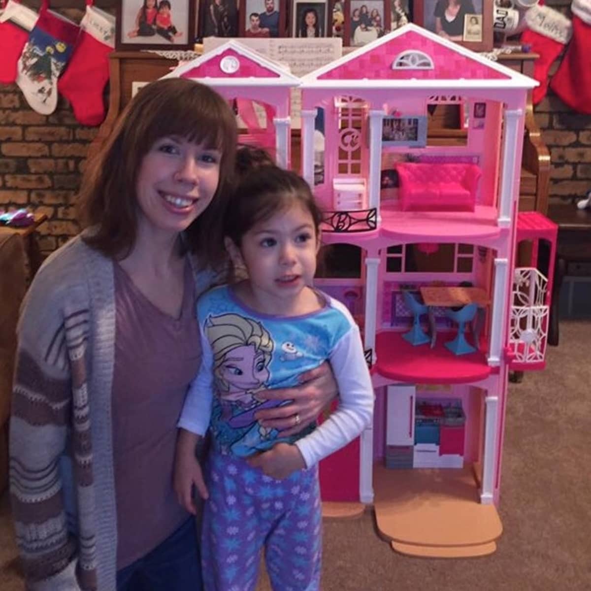  Barbie Dreamhouse Dollhouse with Pool, Slide and Elevator :  Everything Else