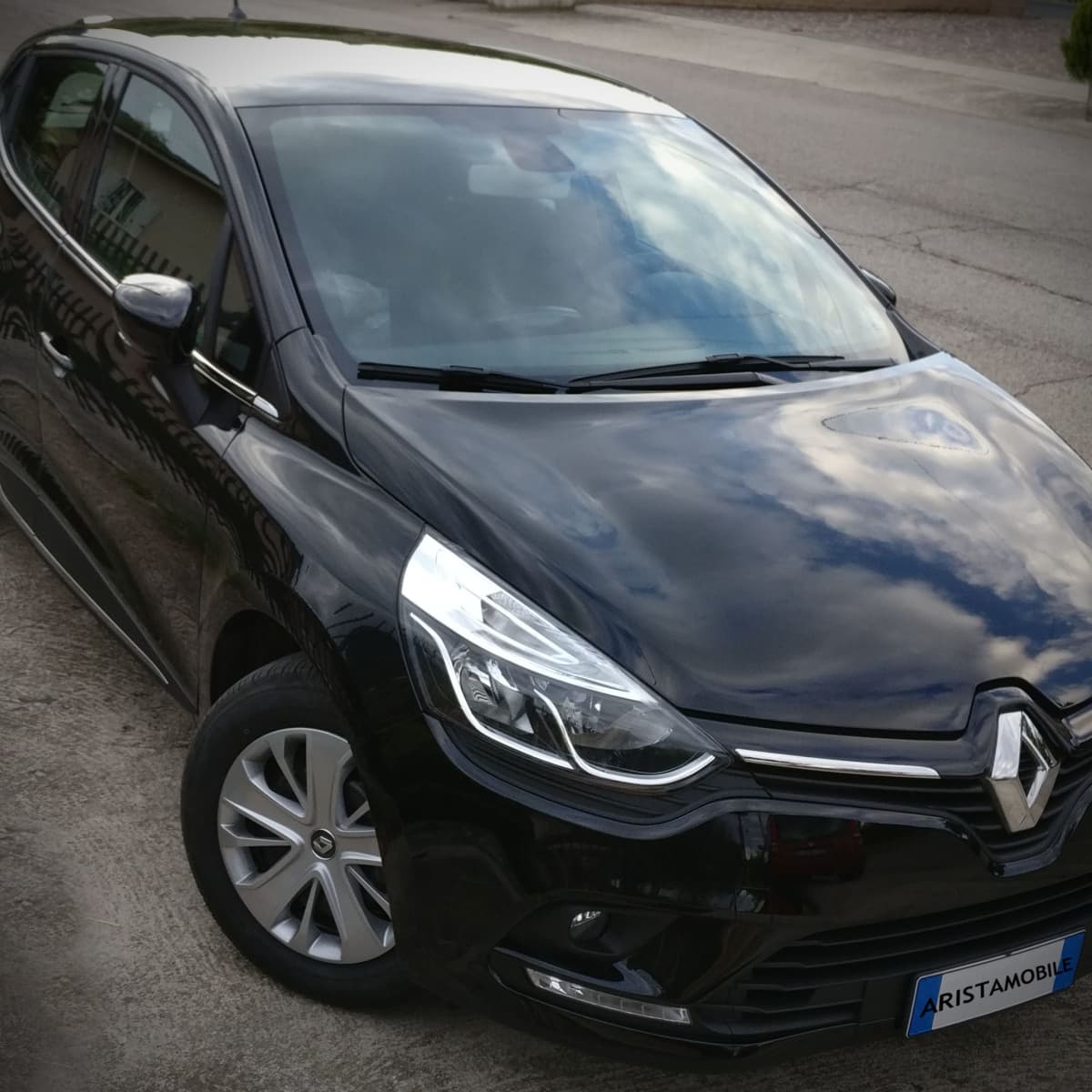 uitvoeren taxi Verdwijnen Renault Clio 0.9 TCe LPG: An Owner's Review - AxleAddict