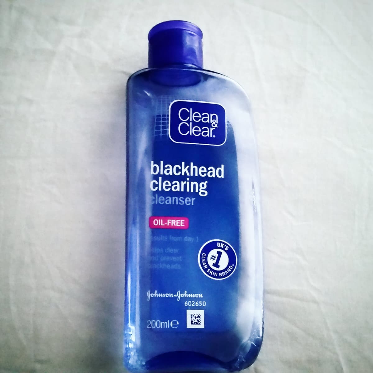 My Review of Clean & Clear Blackhead Clearing Cleanser - Bellatory