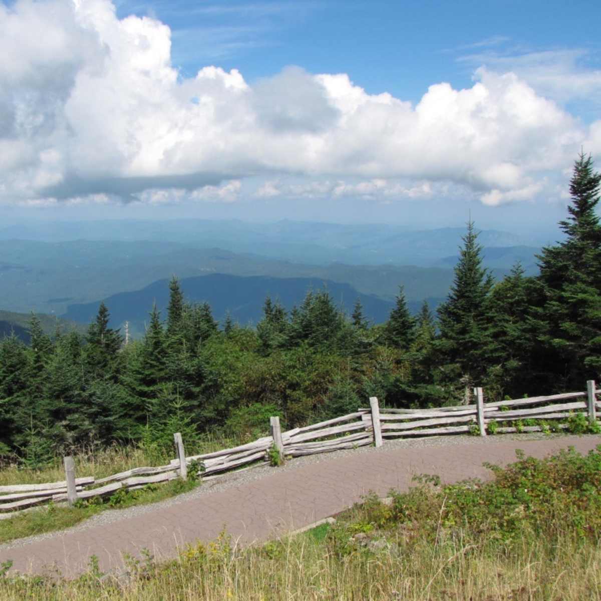 Driving The Blue Ridge Parkway From Asheville To Spruce Pine, North  Carolina - Wanderwisdom
