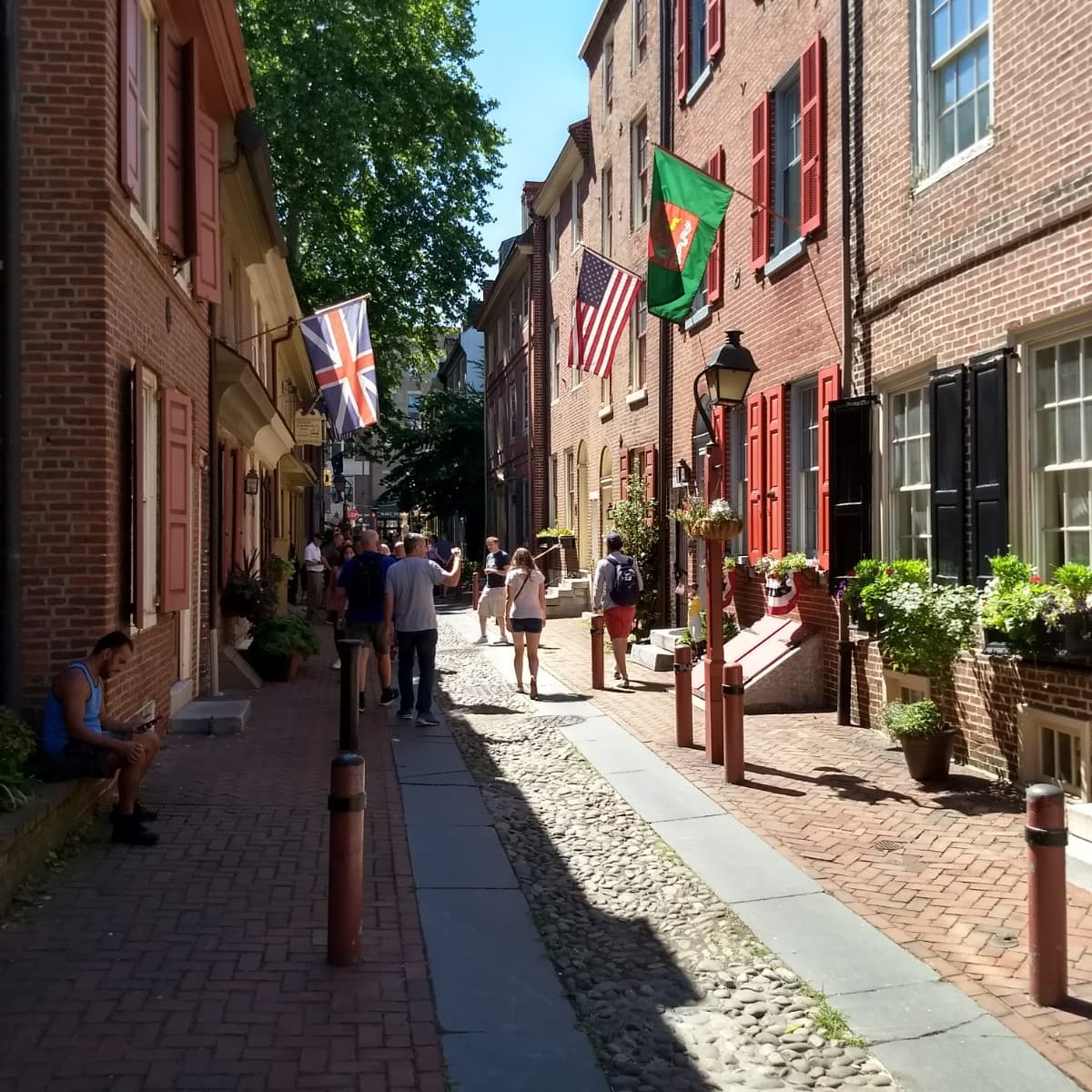 Elfreths Alley Christmas Open House Tour 2022 Visiting Elfreth's Alley: The Oldest Residential Street In America -  Wanderwisdom