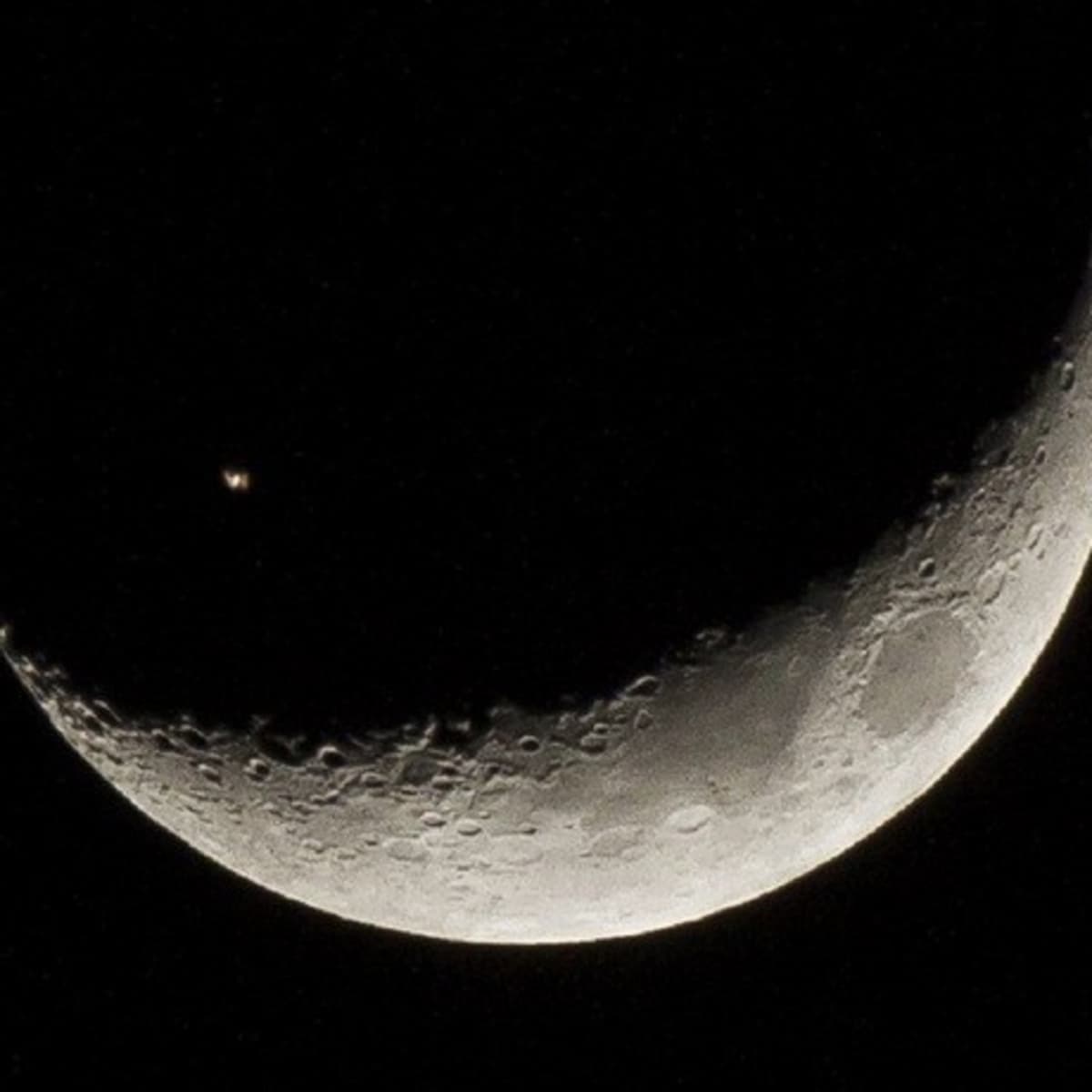 Waxing Crescent Moon : r/Astronomy