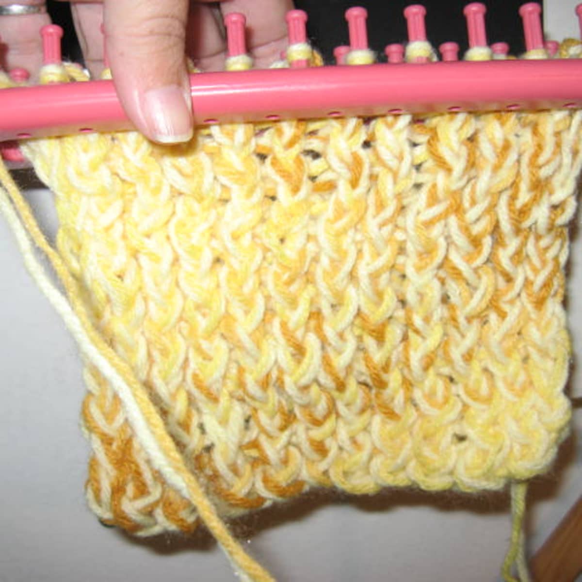 Loom Knit: Cast On Round Loom - eWrap Method, BEGINNER