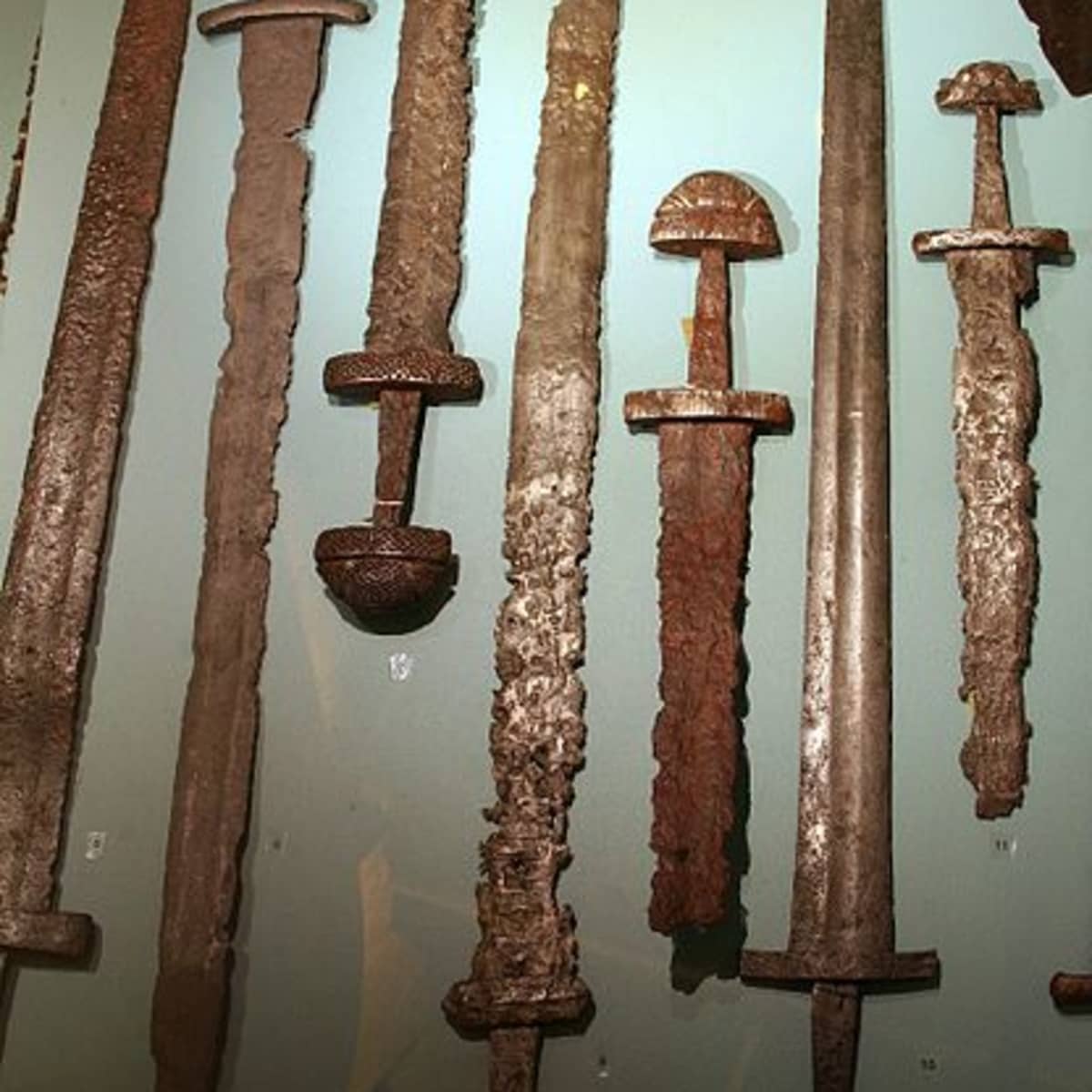 norwegian vikings weapons