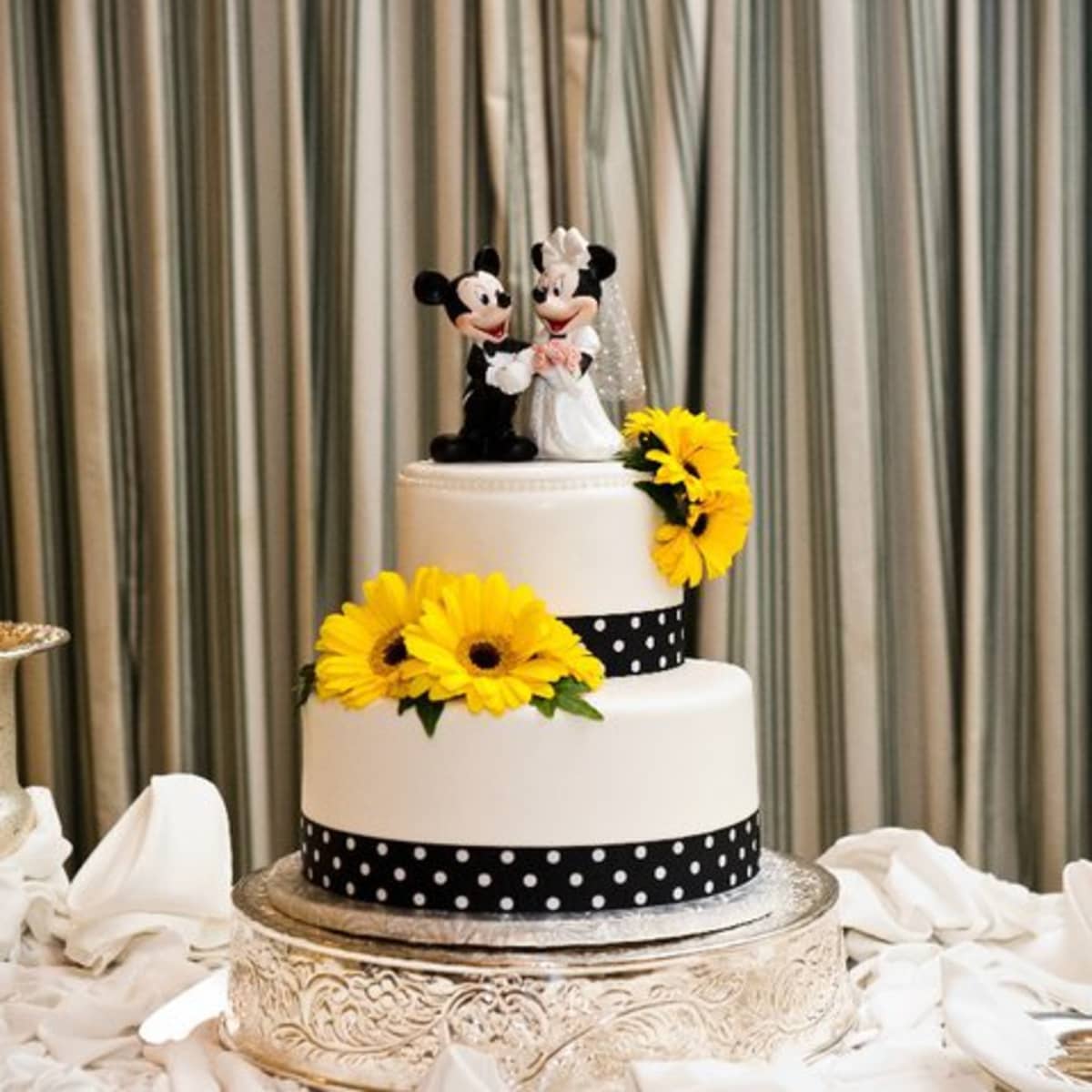 22 Wedding Cakes Fit for a Fairy Tale | Selected Venues