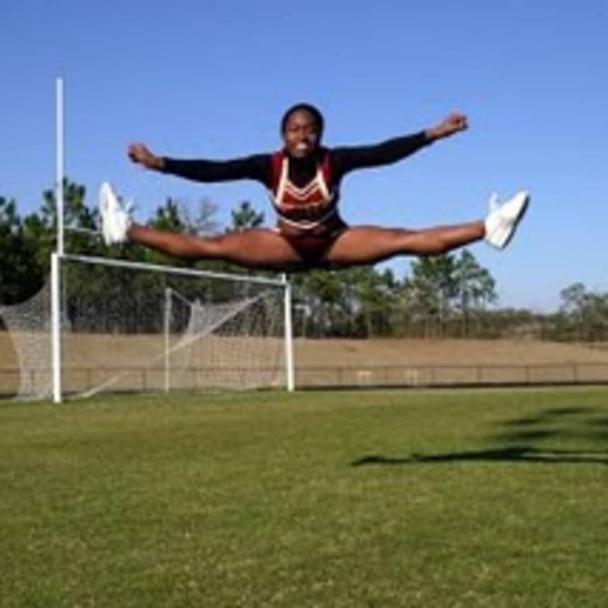 straddle jump cheerleading