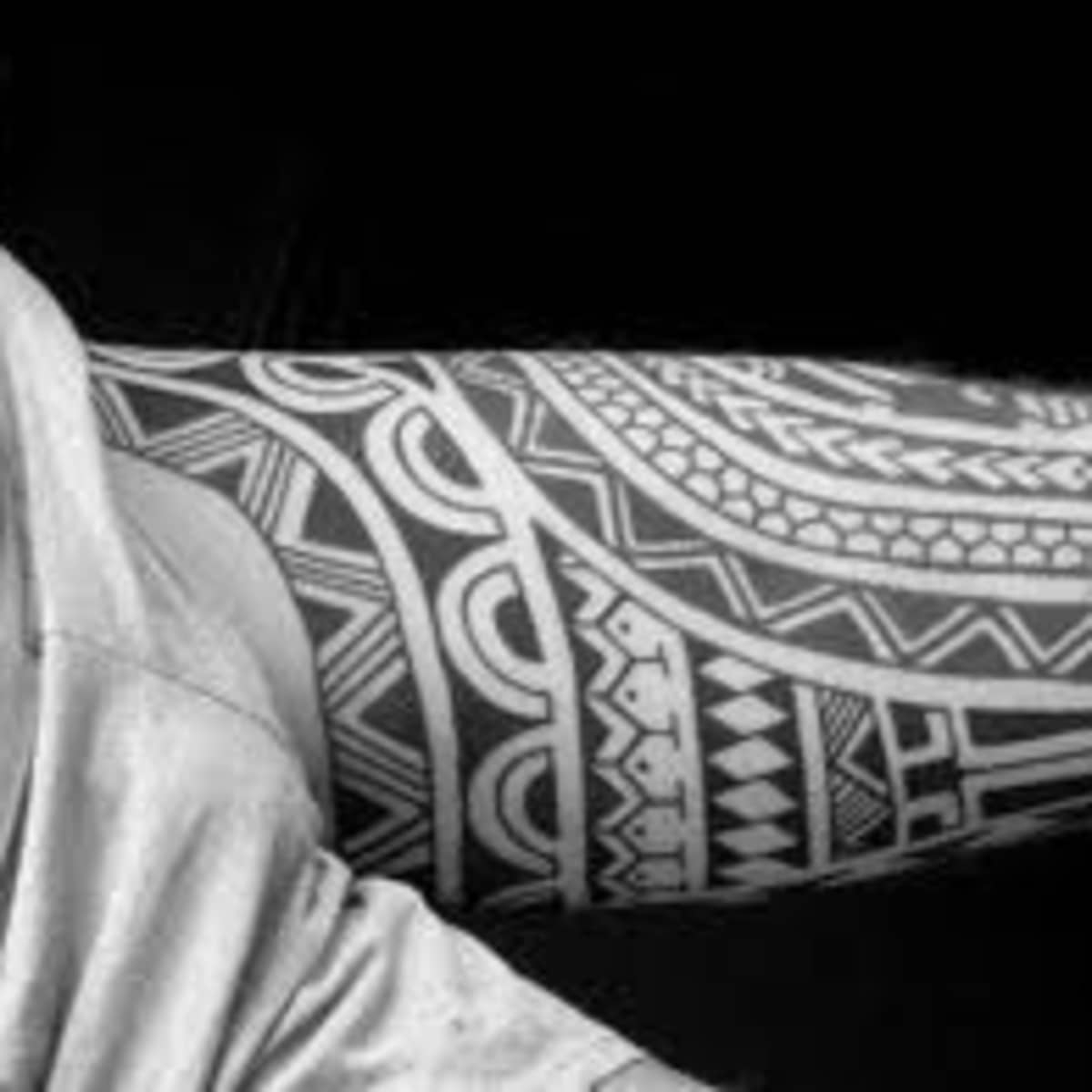 Polynesian Tattoo Artist Michael Rosal - Sin City Tattoo