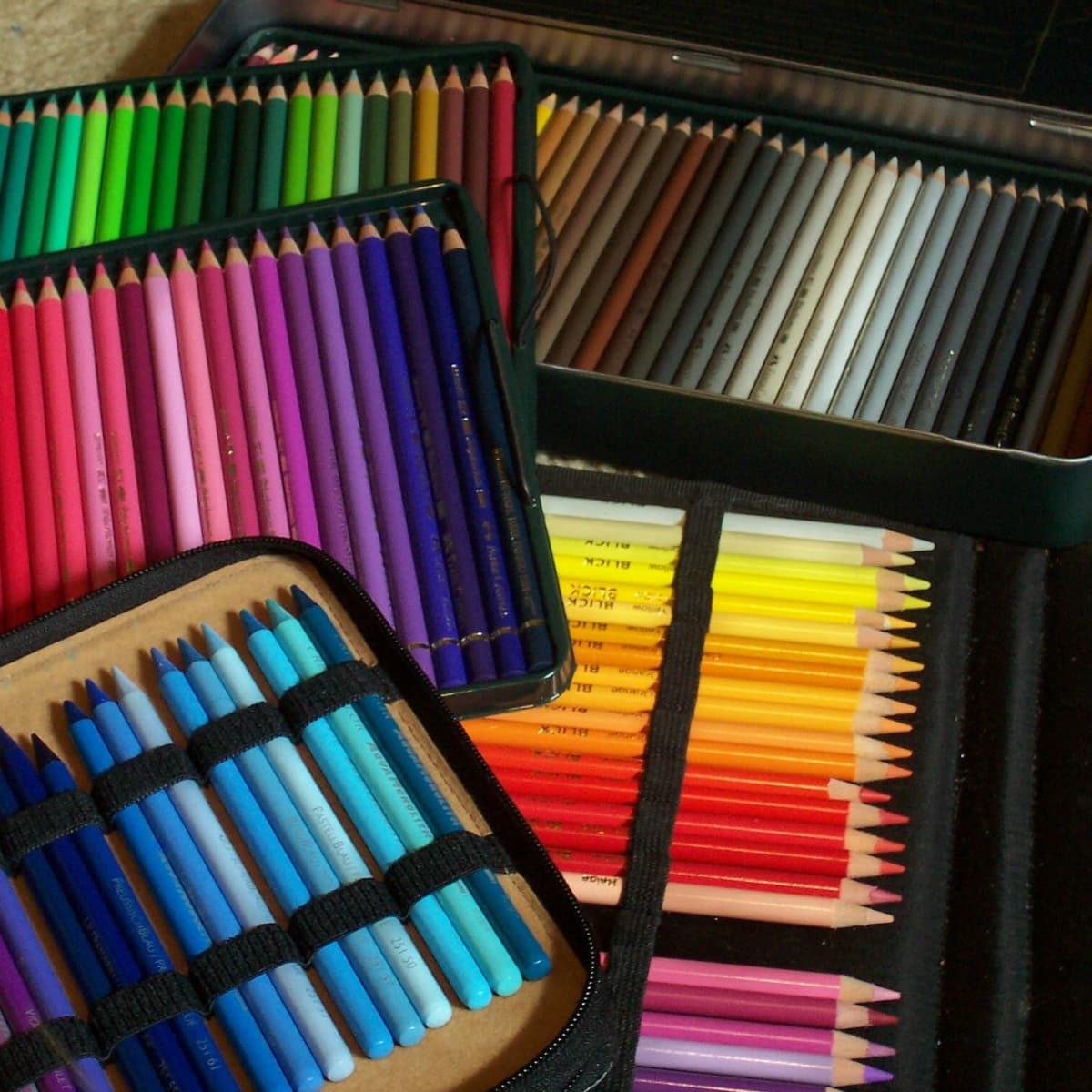 Tate art materials colouring pencils