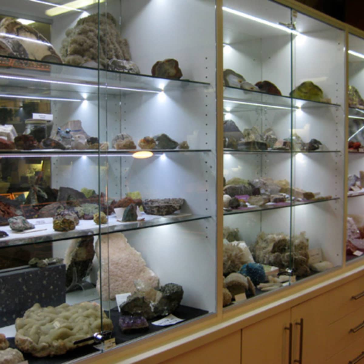 Annual Essendon Gem and Lapidary Club Exhibition - WanderWisdom