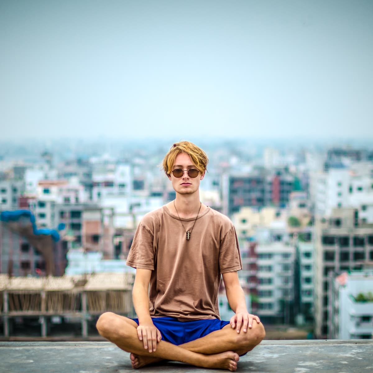 ✨Day 4✨ ✨ Padmasana ✨ Padmasana or lotus pose is a cross-legged sitting  meditation pose. Padmasana stretches the hips, thighs,... | Instagram