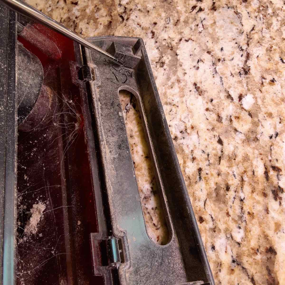 How To Fix A Roomba S Bin Full Light That Won T Turn Off Dengarden How To Fix A Roomba S Bin Full Light That Won T Turn Off Dengarden