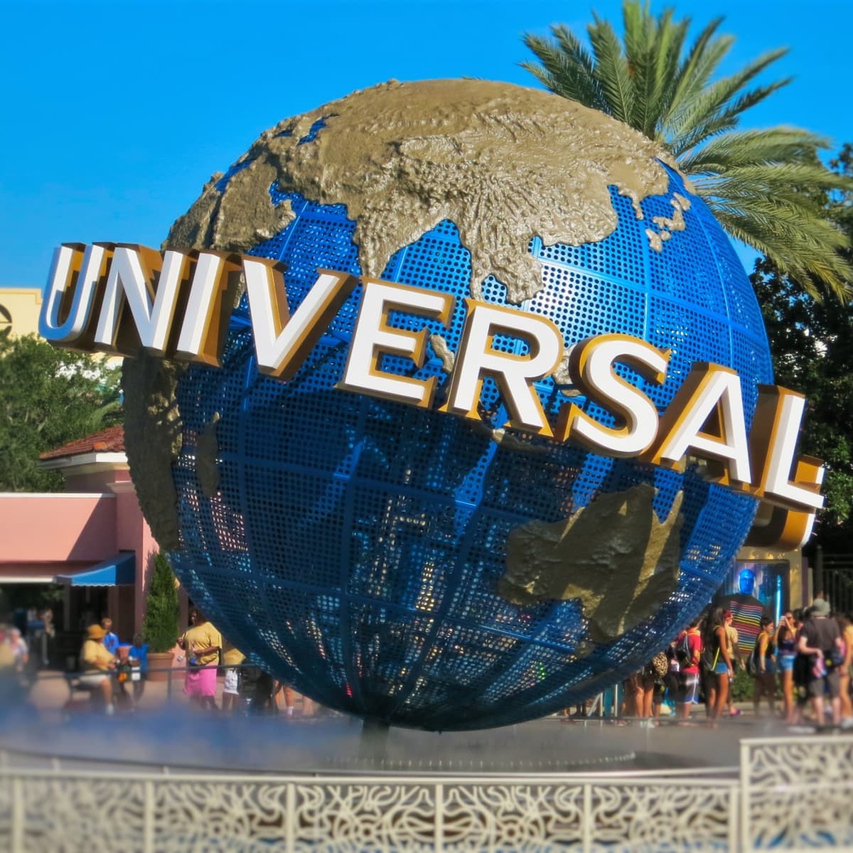 Universal Orlando parking garage reopens after suspicious incident
