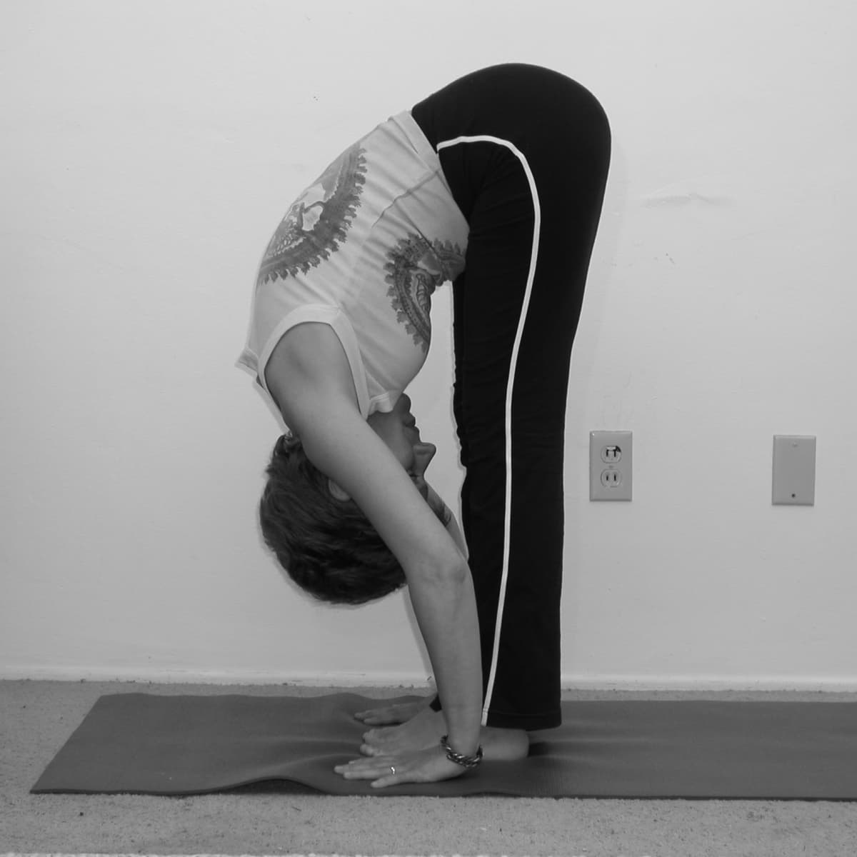 Ardha Ustrasana / Half Camel Pose (Variation) – Rejuvenate Your Spine! –  Yoga365Days