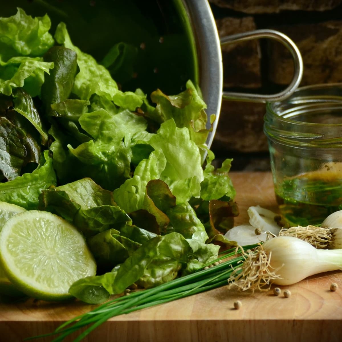 How to Use a Salad Spinner - Delishably