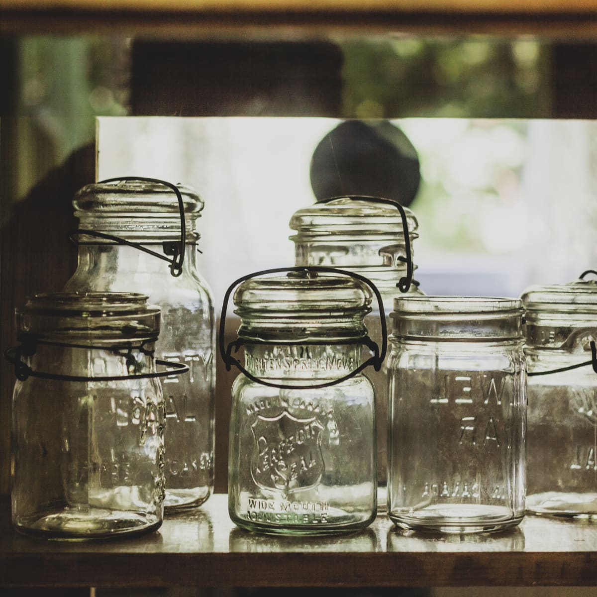 How to DIY a Mason Jar Organizer 