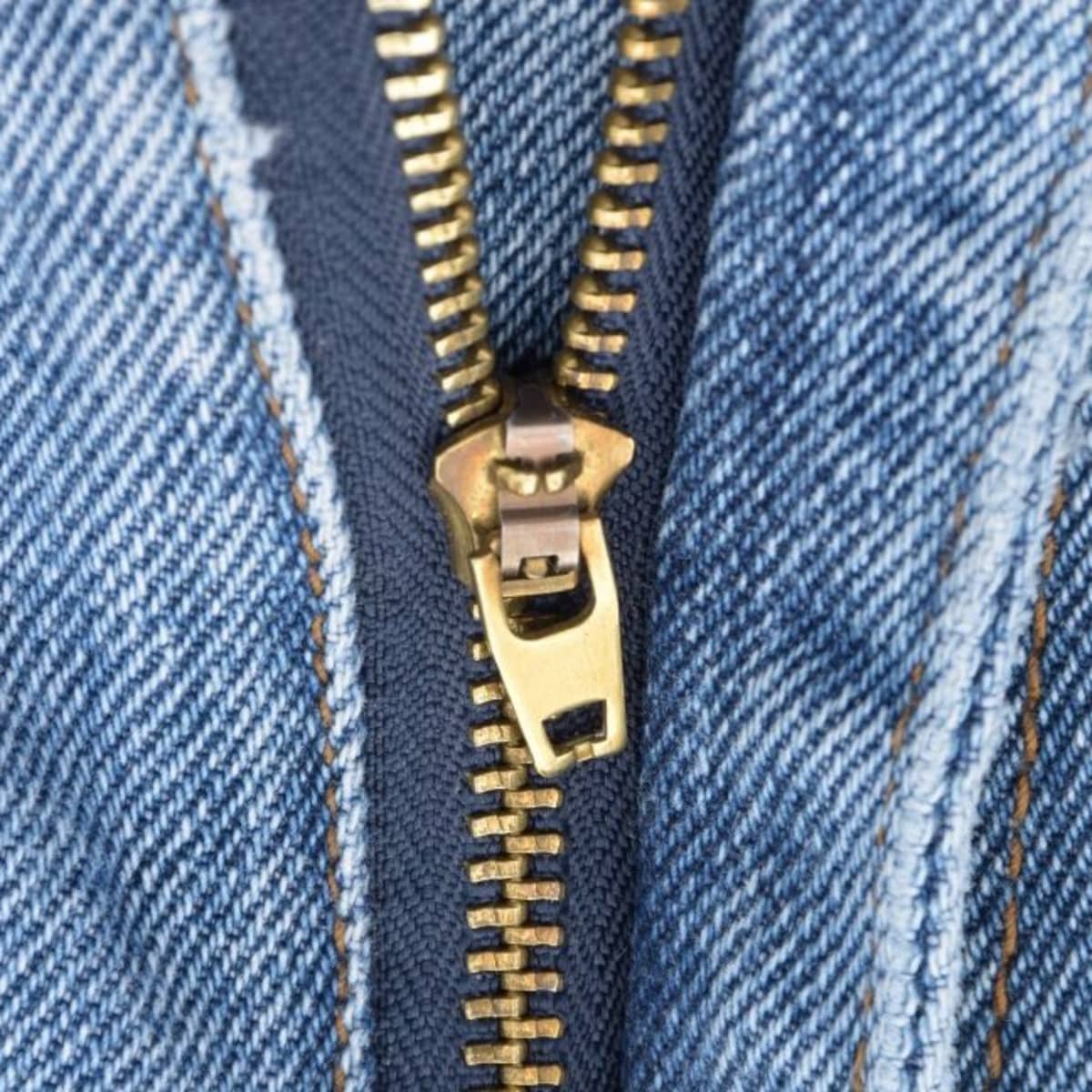 How to Fix a Zipper: 3 Things You Can Try (With Pictures) - Dengarden