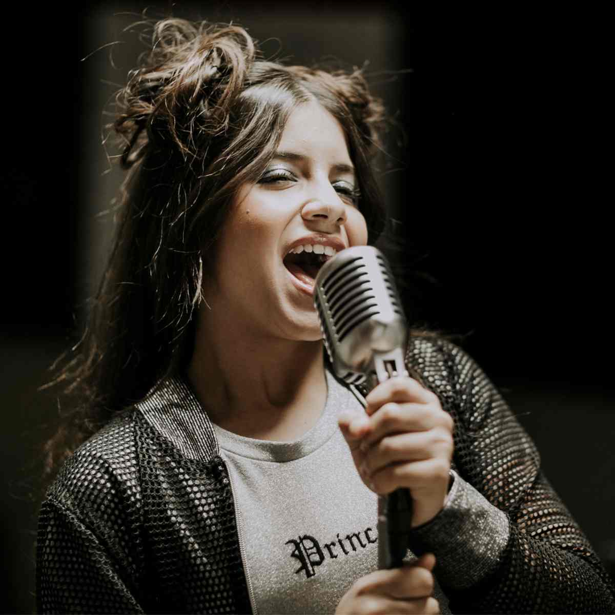 3 Biggest Mistakes Made in Singing - Spinditty