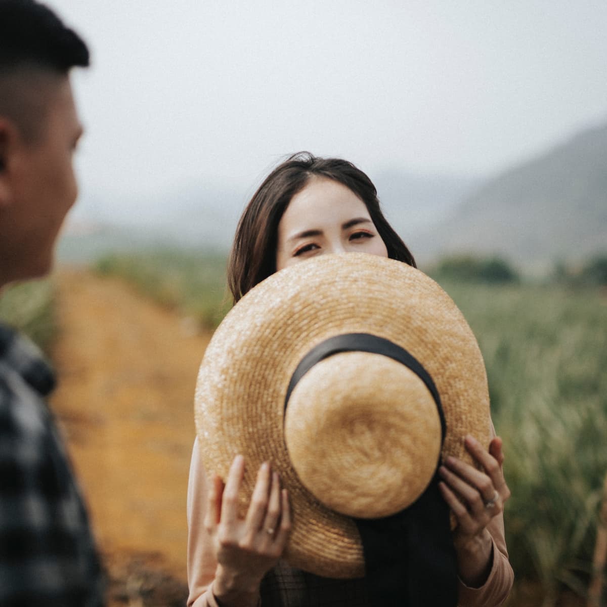 17 Ways to Help Your Shy Girlfriend Become More Confident