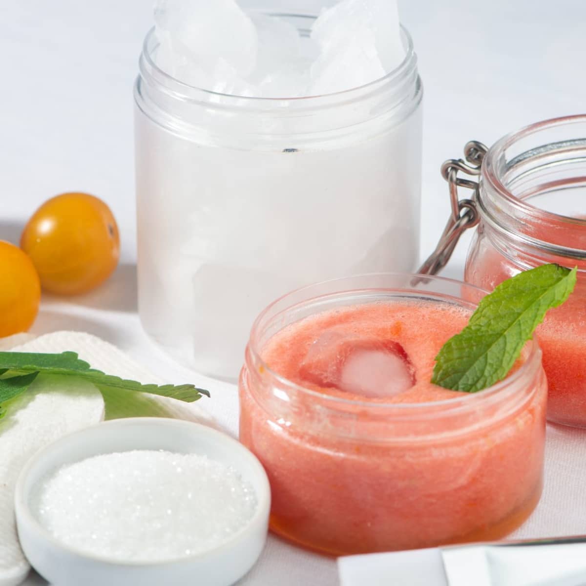 How to Make a Tomato and Sugar Facial Scrub - Bellatory