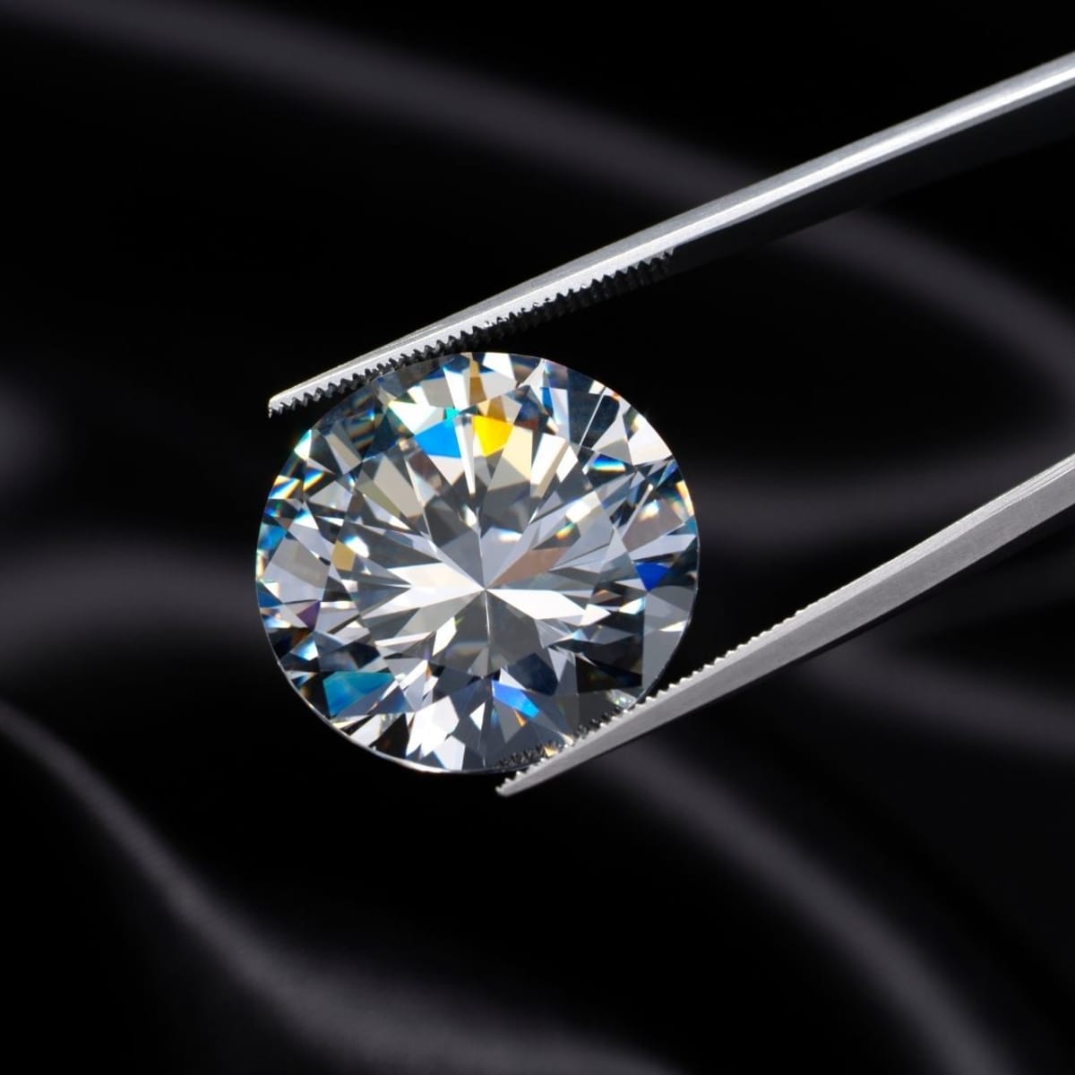 Fake Diamonds - How to Tell if a Diamond is Real - HubPages
