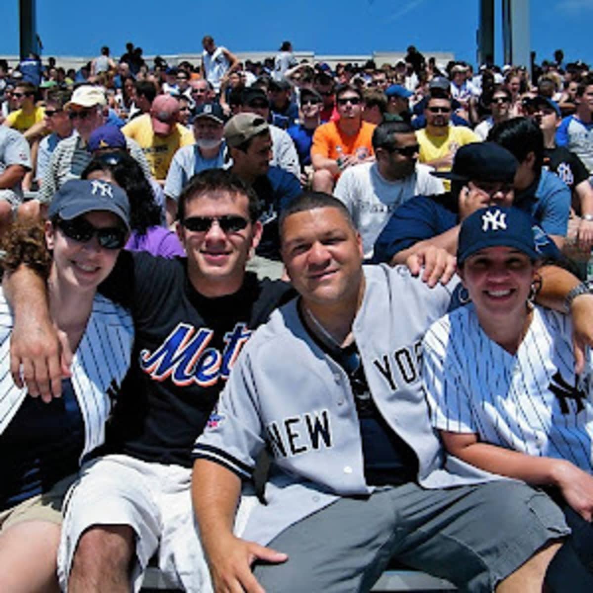 Mets & Yankee Fans Come Together to Cheer on Their teams in the