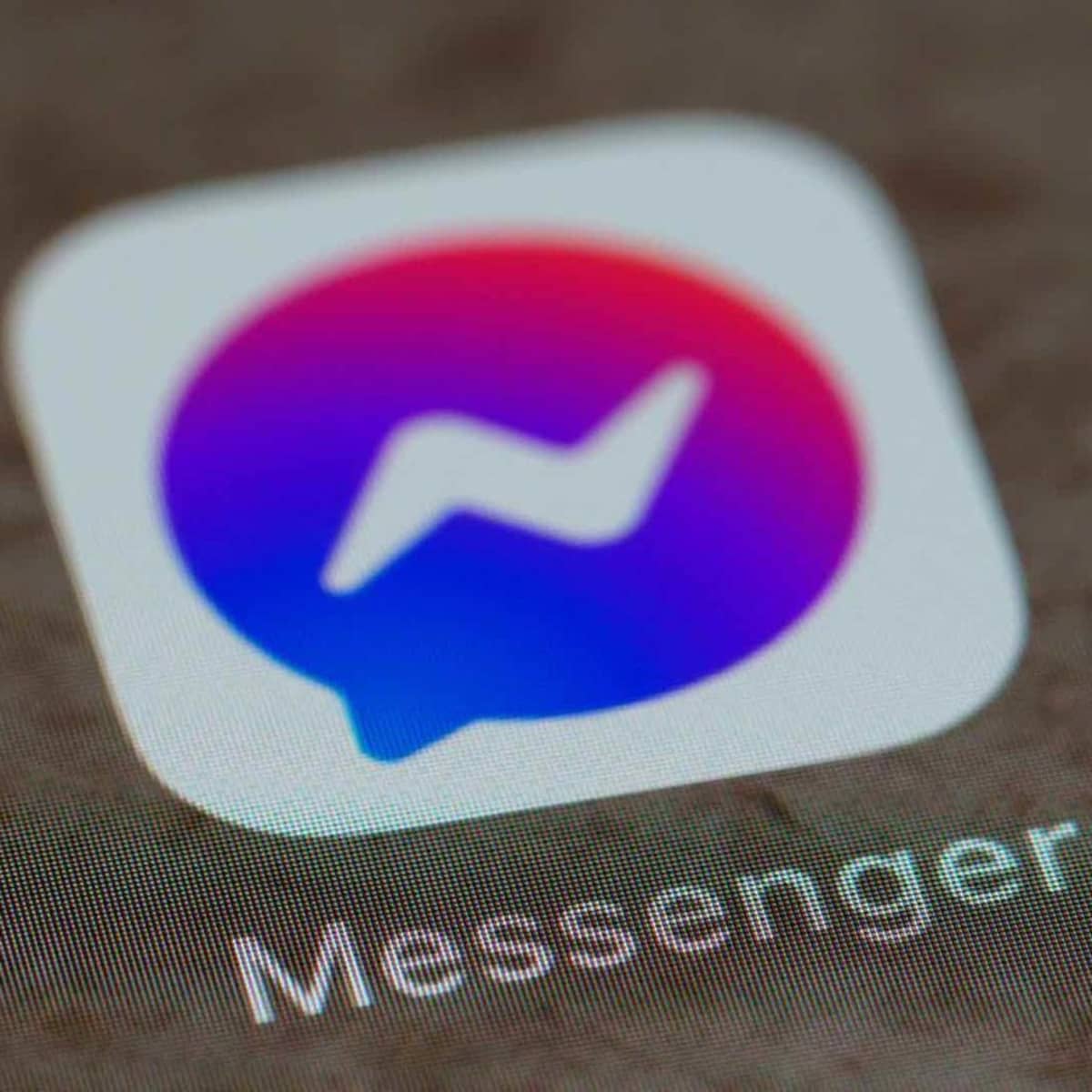 Facebook's Messenger Platform Gets Its First Game