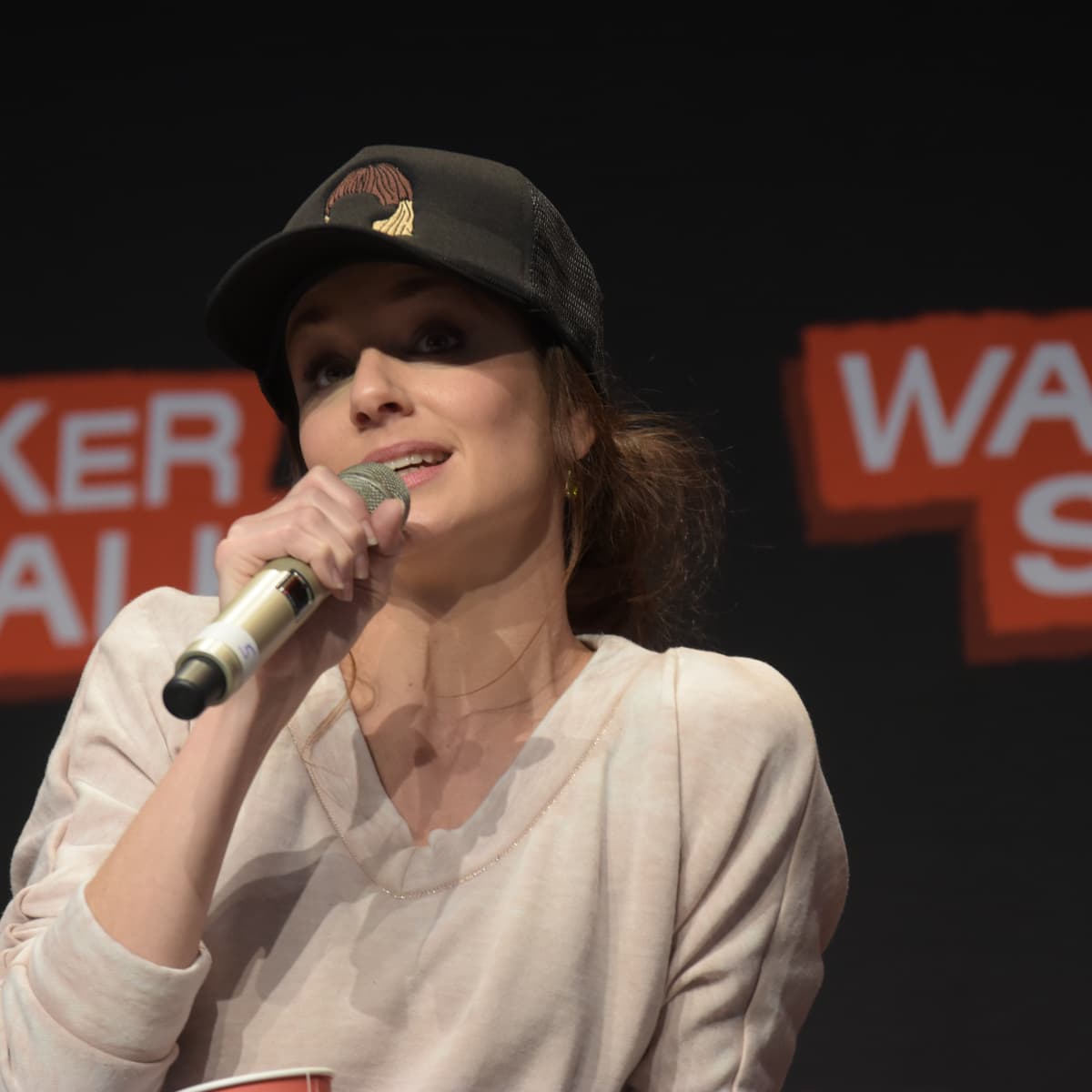 1200px x 1200px - Former â€œWalking Deadâ€ Star Sarah Wayne Callies Opens Up About Sexism in  Hollywood - ReelRundown
