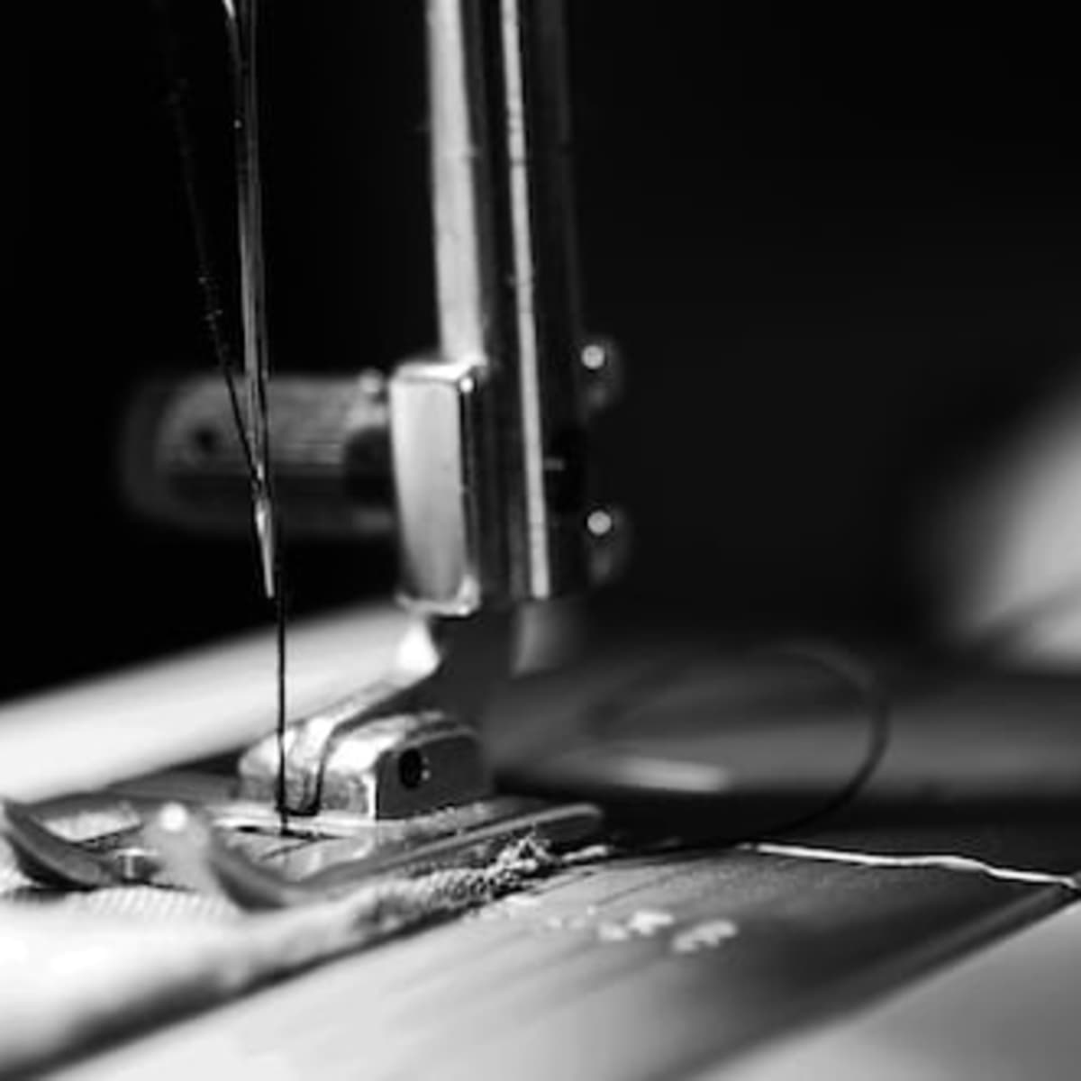 I just got a new sewing machine (Brother se600) & cannot figure out how to  raise the pressure foot! : r/sewing