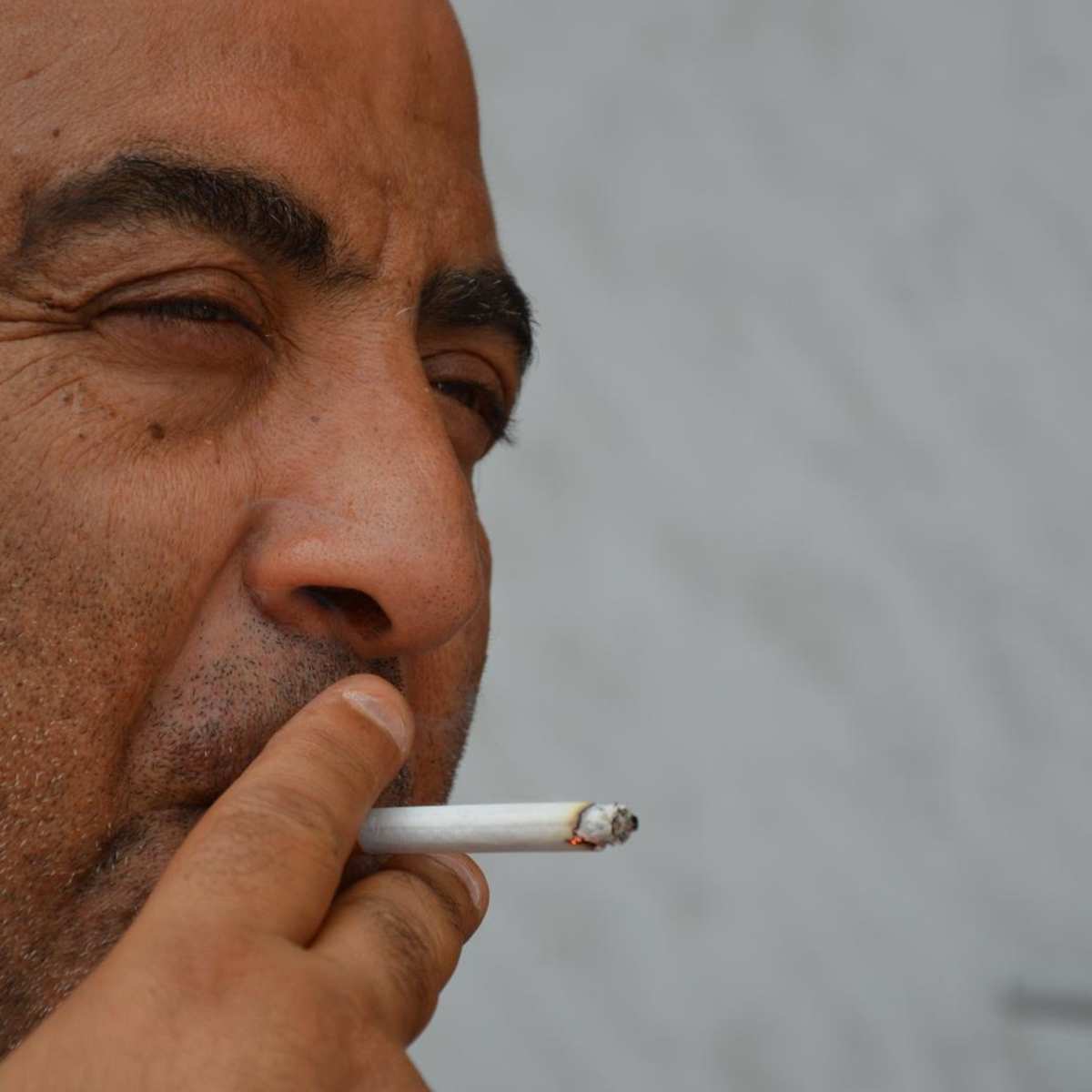 how to remove cigarette stains on fingers How To Fix Yellow Fingers From Smoking