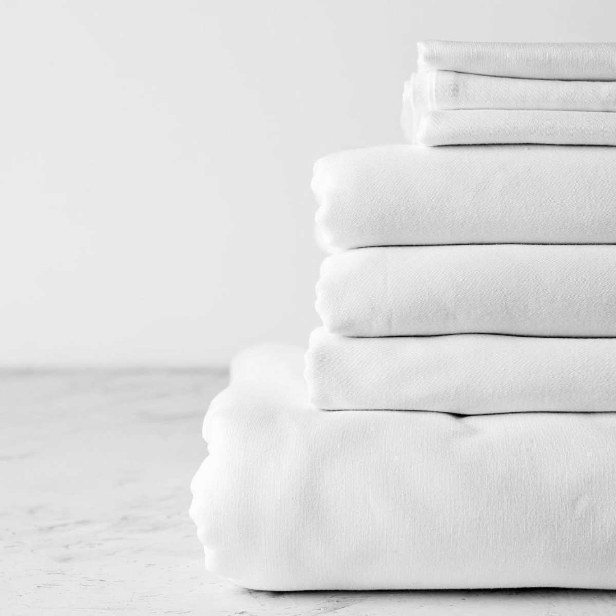 How to Remove Body Oil Stains and Odors From Bedsheets - HubPages