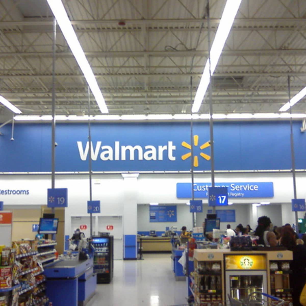 16 Facts About Walmart That Will Blow Your Mind